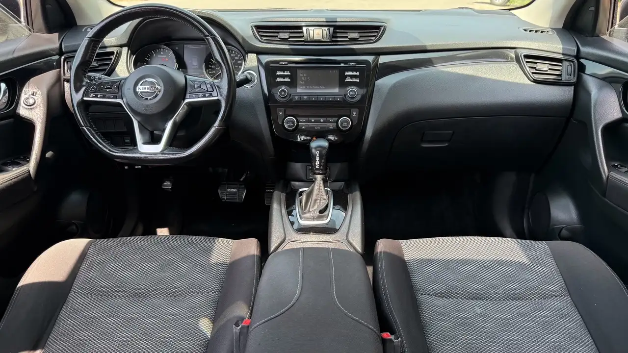 Nissan Qashqai снимка Nissan Qashqai