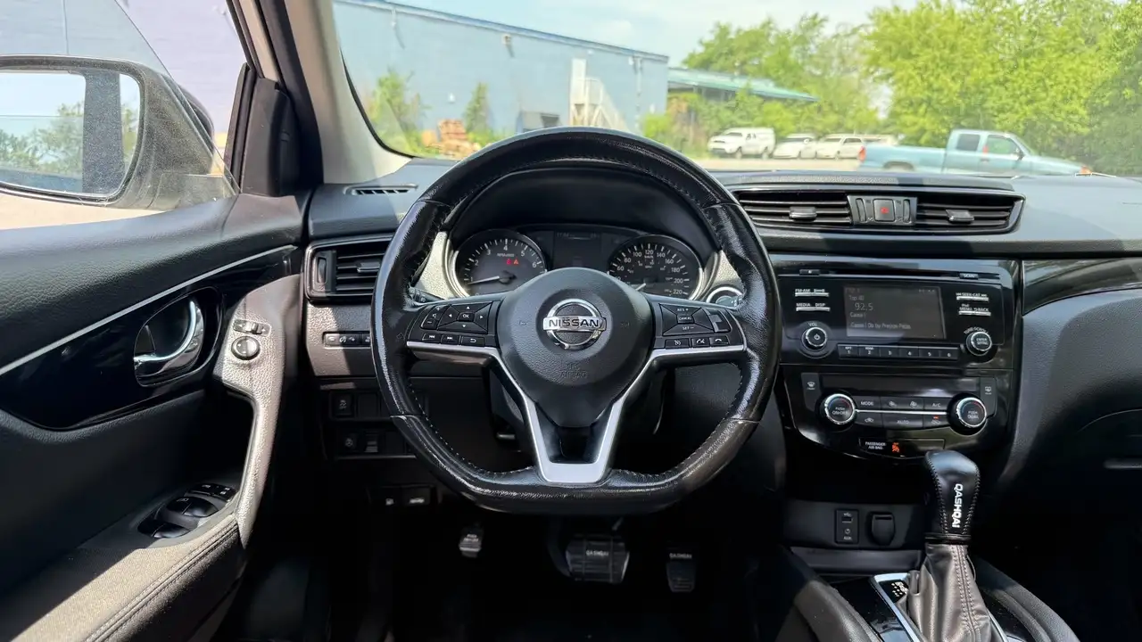 Nissan Qashqai снимка Nissan Qashqai