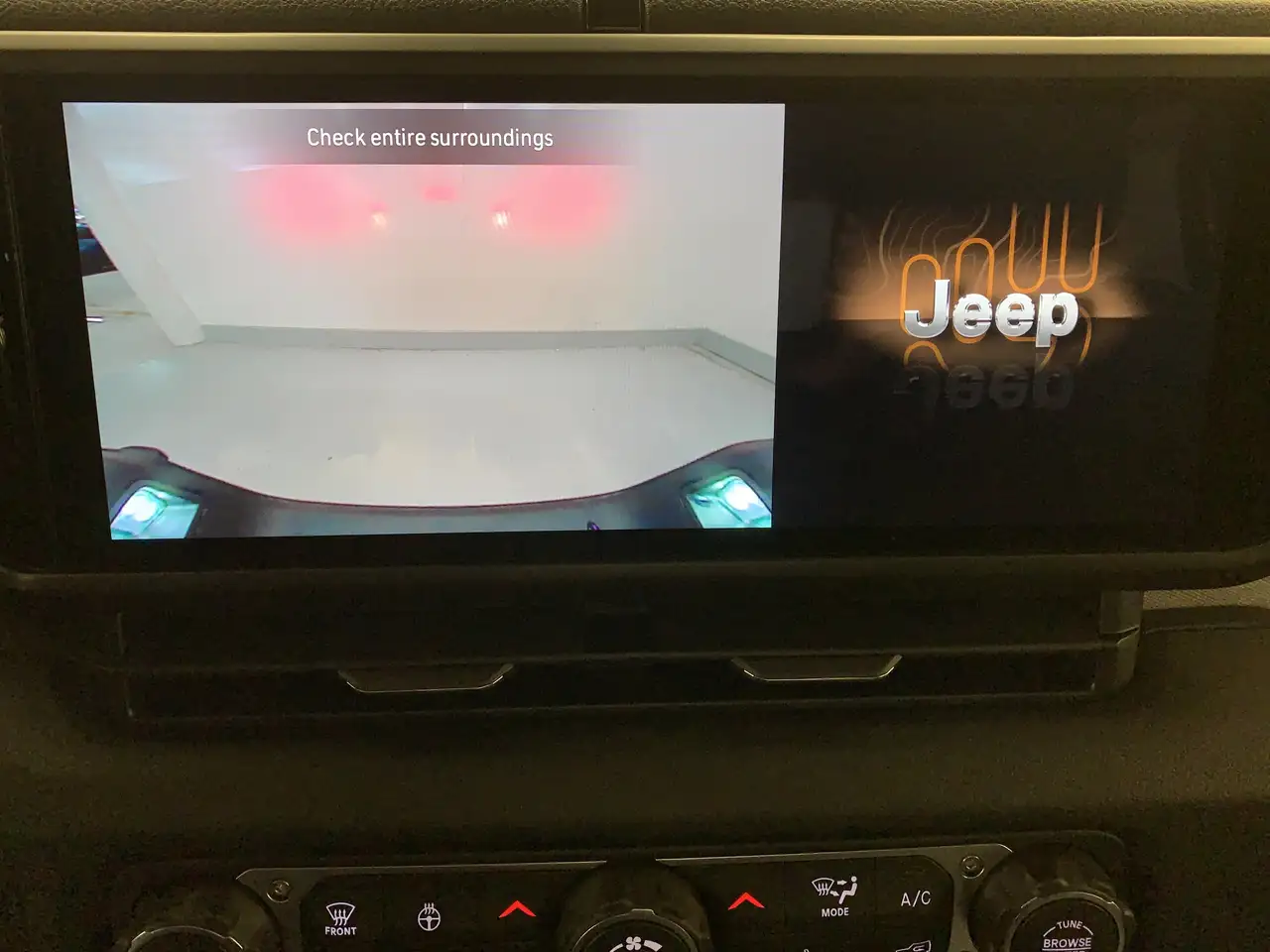 Jeep Gladiator снимка Jeep Gladiator