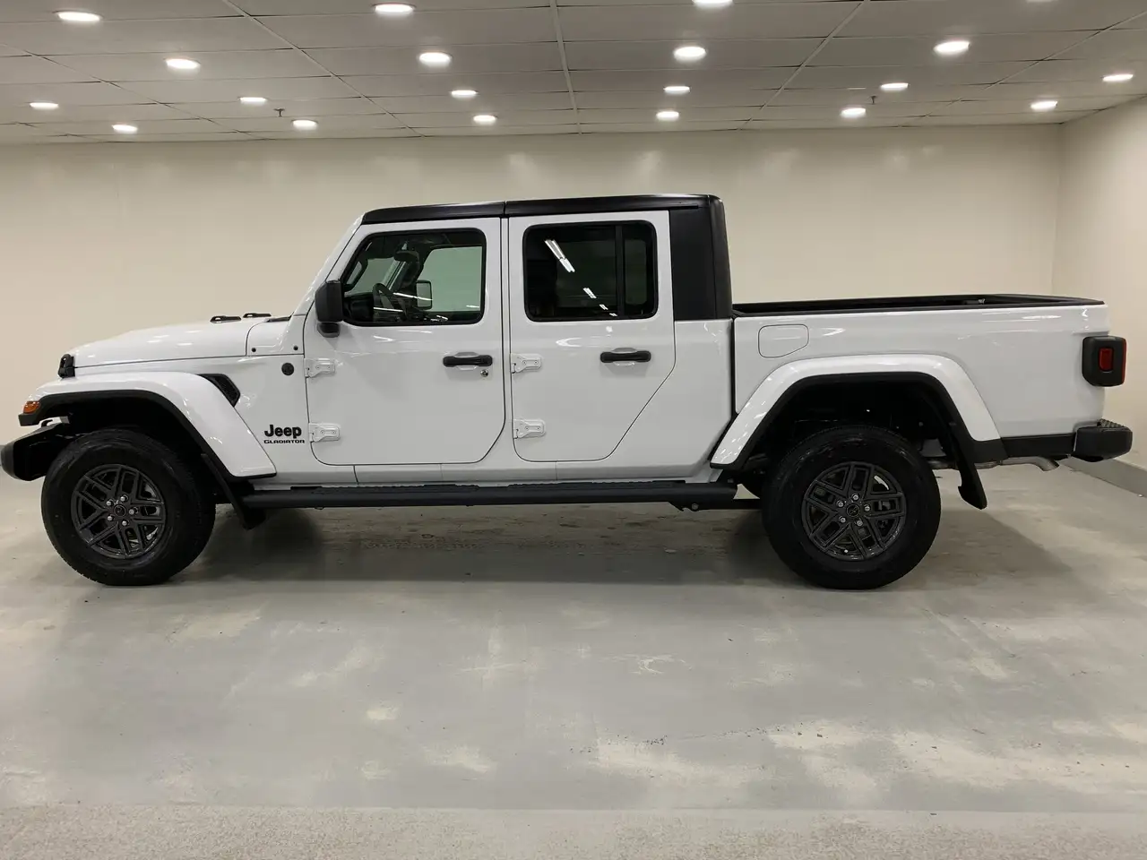 Jeep Gladiator снимка Jeep Gladiator