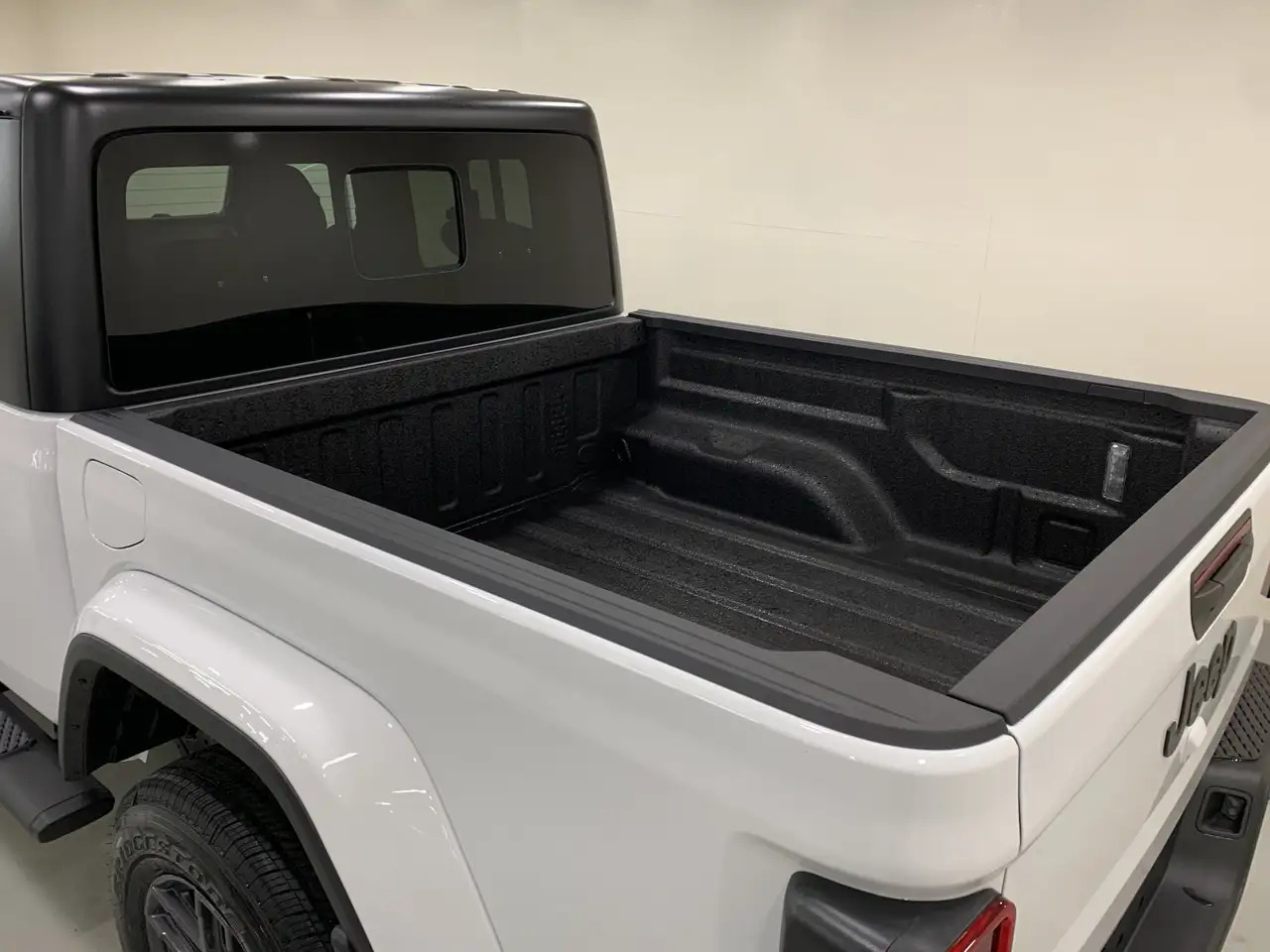 Jeep Gladiator снимка Jeep Gladiator