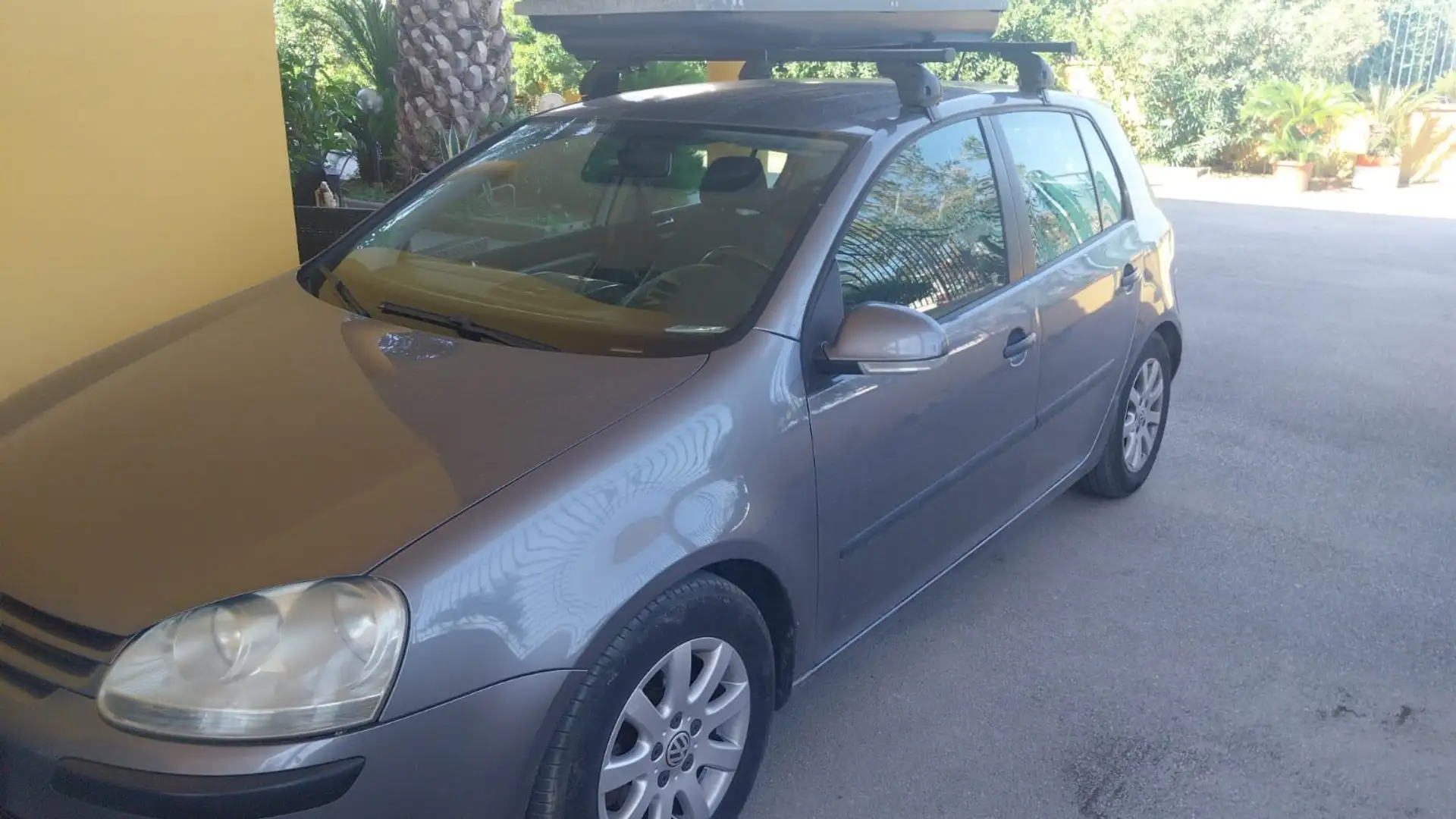 Volkswagen Golf 5p 1.9 tdi Comfortline 110cv - 1