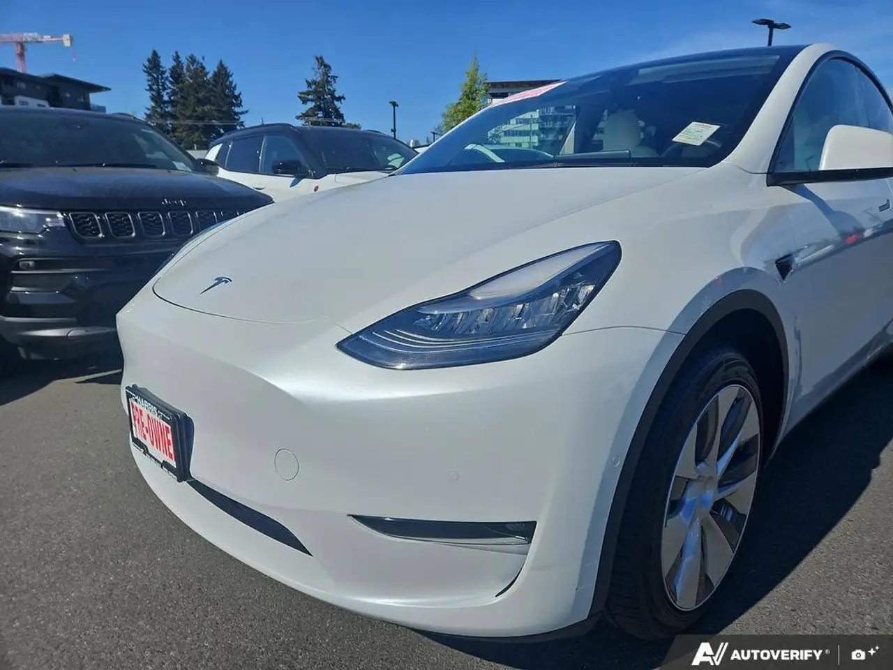 Tesla Model Y снимка Tesla Model Y