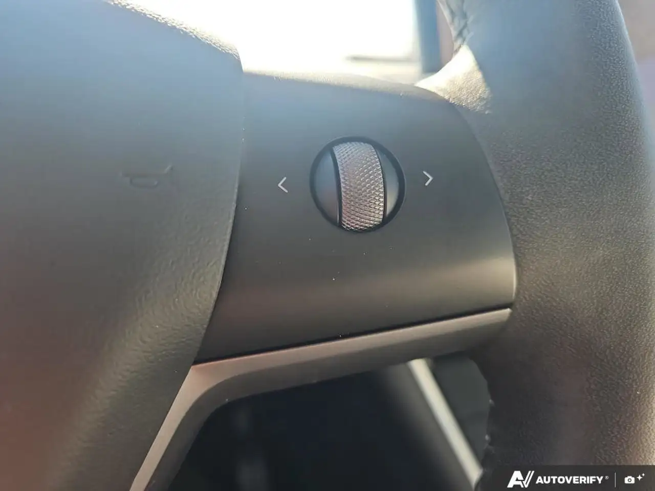 Tesla Model Y снимка Tesla Model Y