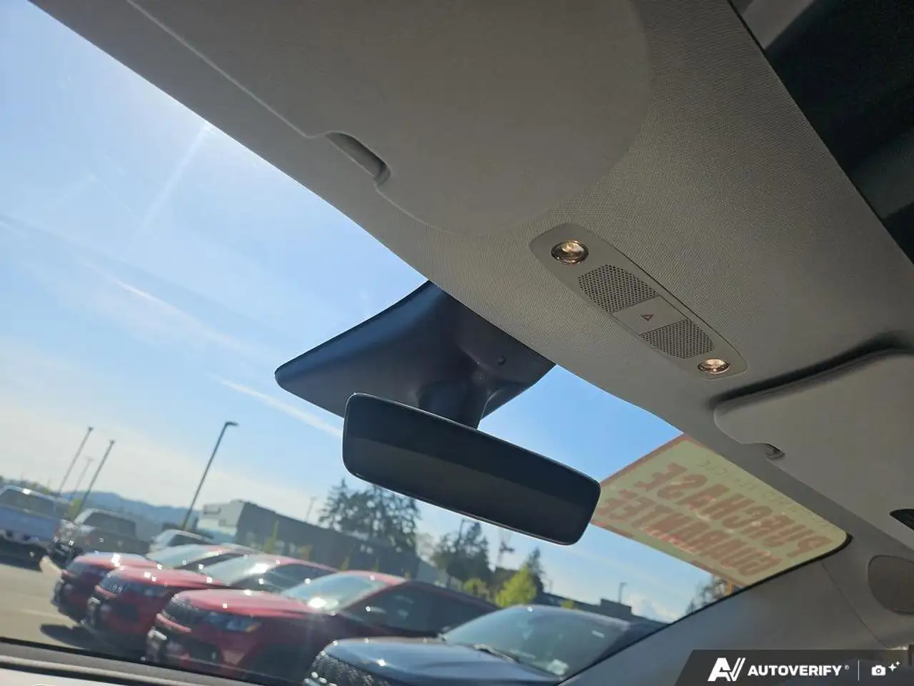Tesla Model Y снимка Tesla Model Y