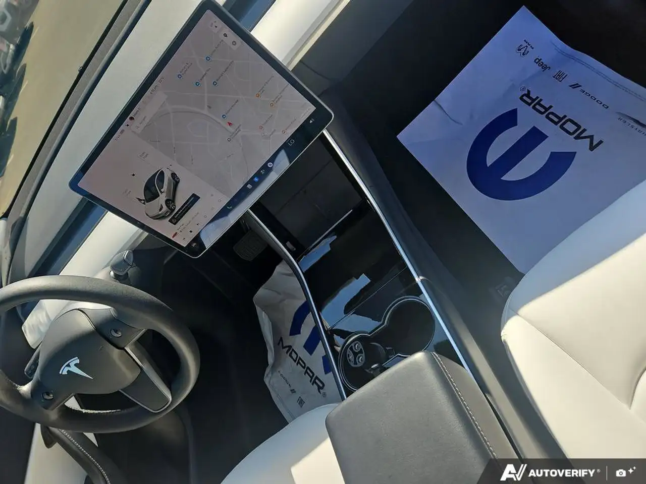 Tesla Model Y снимка Tesla Model Y
