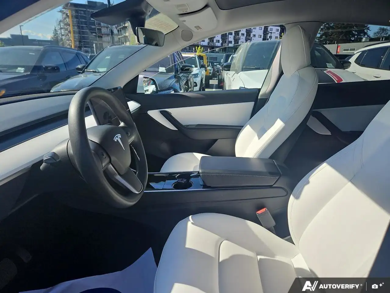 Tesla Model Y снимка Tesla Model Y