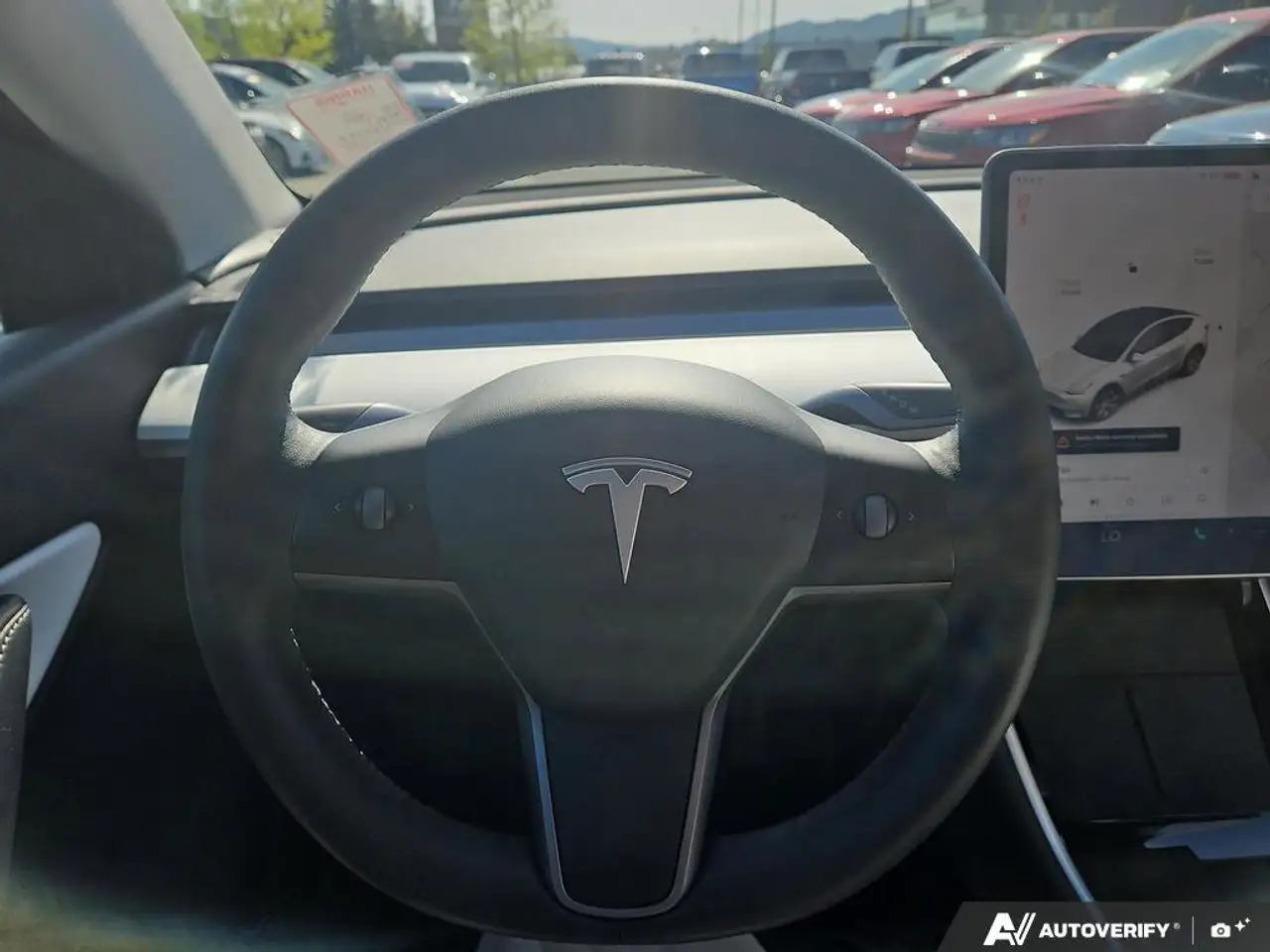 Tesla Model Y снимка Tesla Model Y