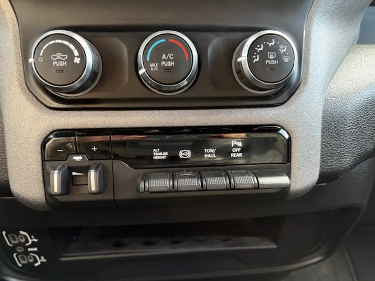 RAM 3500 снимка RAM 3500