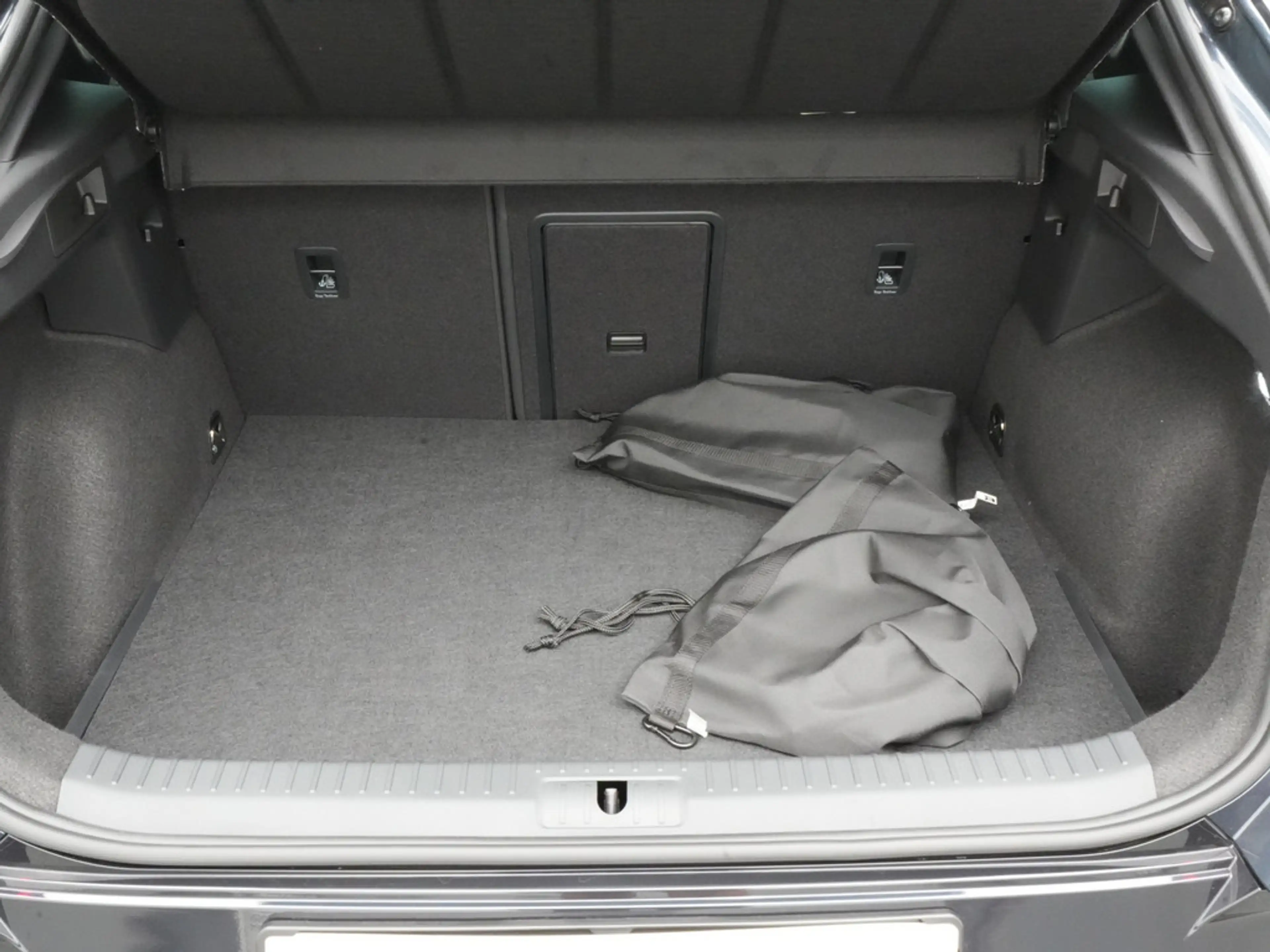 CUPRA Formentor DSG e-Hybrid MATRIX AHK DCC 360° — photo 5
