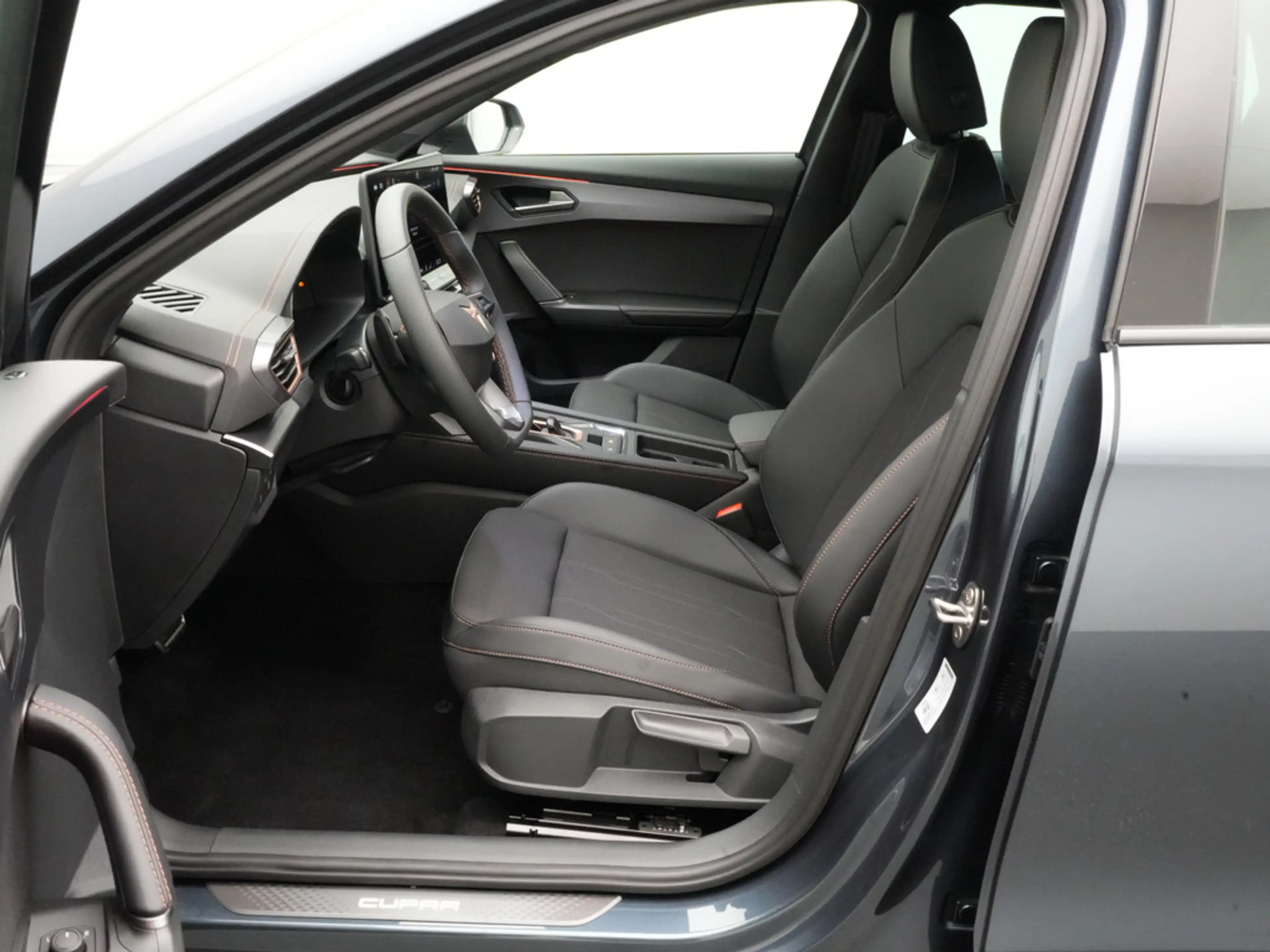CUPRA Formentor DSG e-Hybrid MATRIX AHK DCC 360° — photo 12