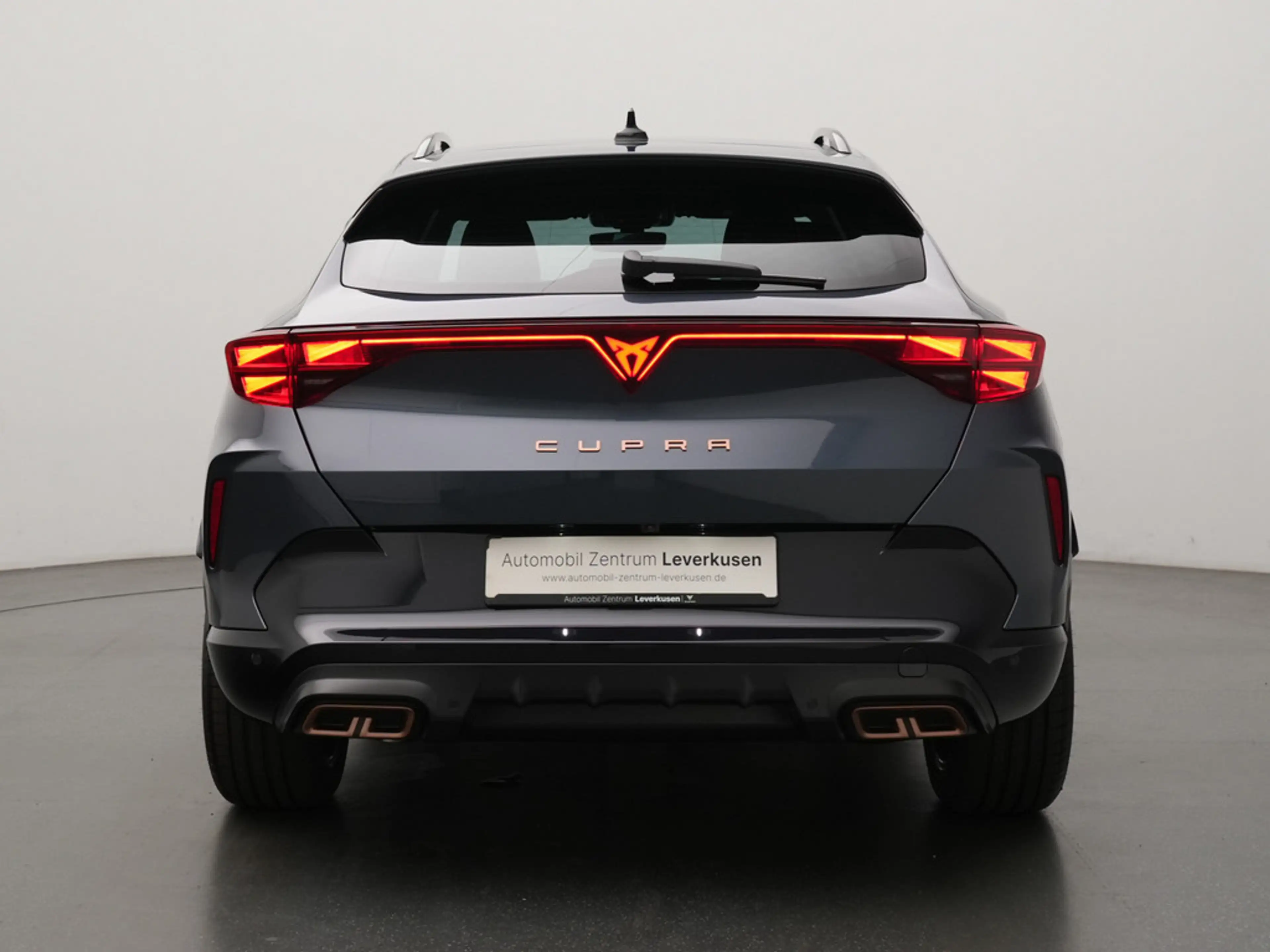 CUPRA Formentor DSG e-Hybrid MATRIX AHK DCC 360° — photo 4