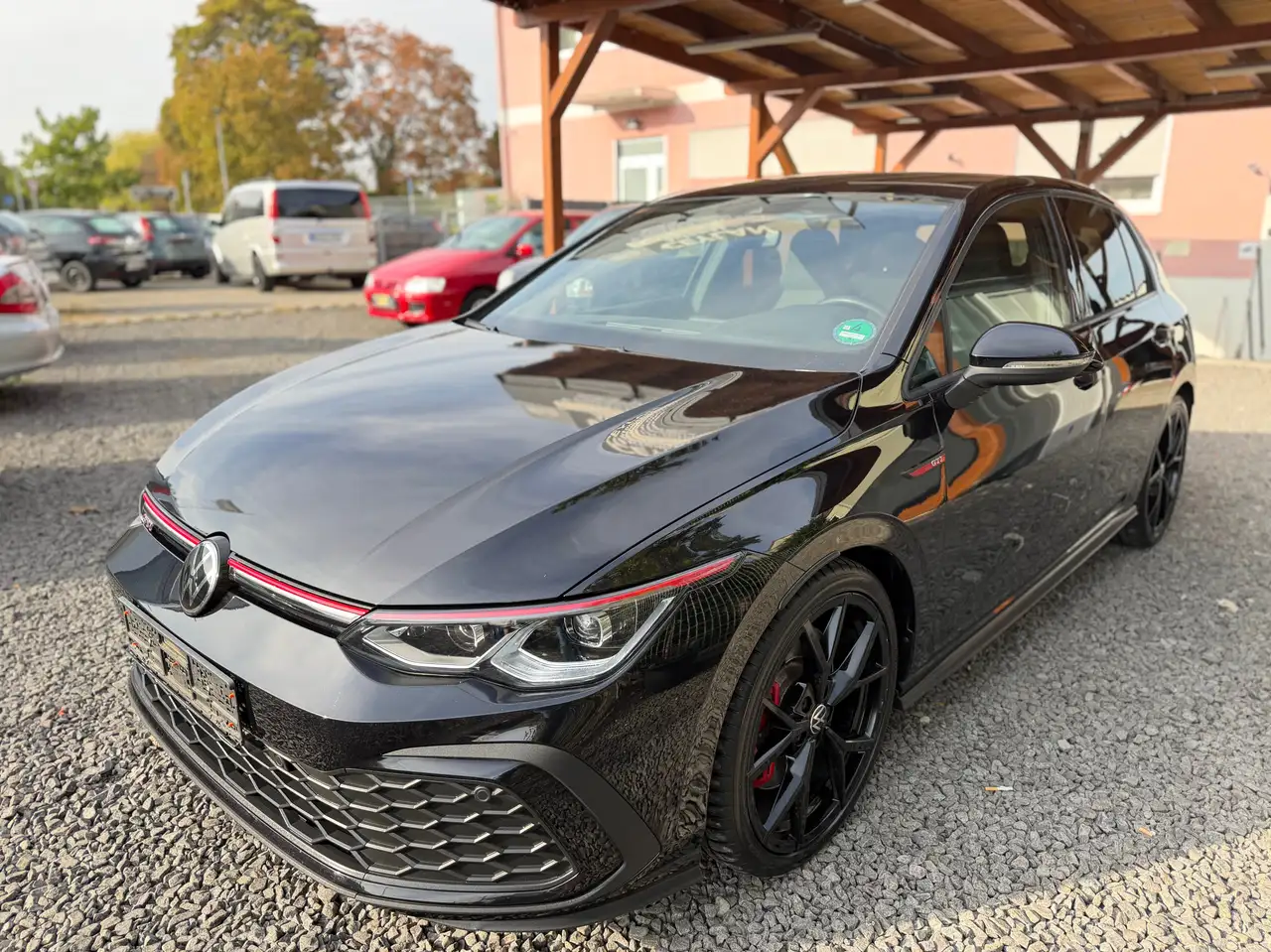 Volkswagen Golf GTI — photo 1 of 17