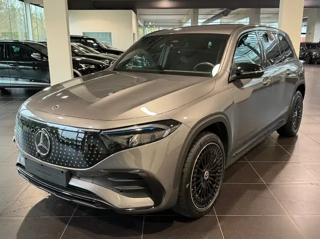 Mercedes-Benz EQB 300 4M AMG 360 Camera, Night Pack, 20 Inch AMG, Led, M