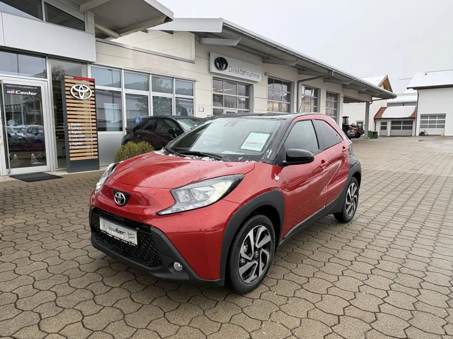 Toyota Aygo X S-CVT Teamplayer Rot - 1