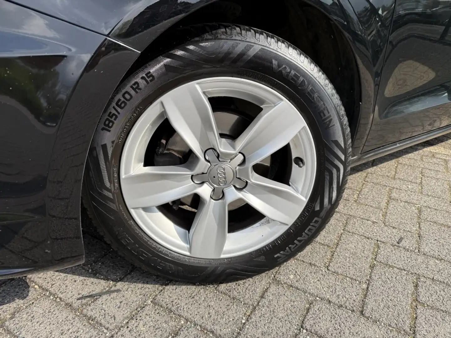 Audi A1 Sportback 1.0 TFSI Sport Pro L Negro - 2