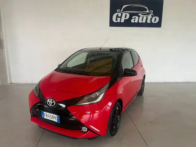 Toyota Aygo Aygo II 2014 5p 1.0 x-play automatico km 43.927