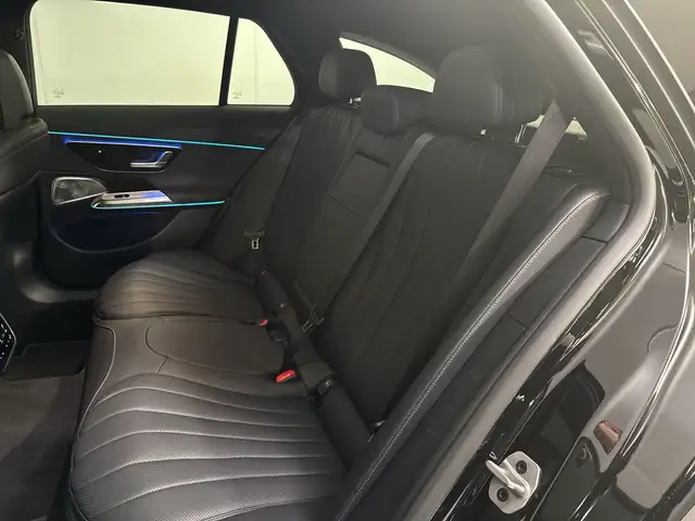 Mercedes-Benz E 450 d 4MATIC T-Modell Totw LED Distr PTS  Pano Ansicht 19