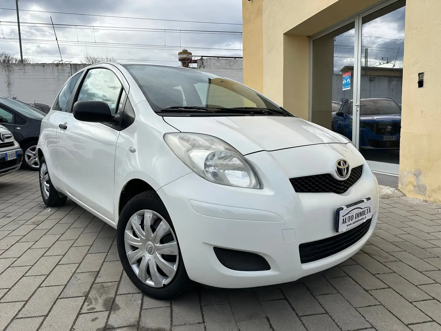 Toyota Yaris Yaris 3p 1.0 Weiß - 1