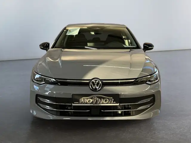 Volkswagen Golf view 6