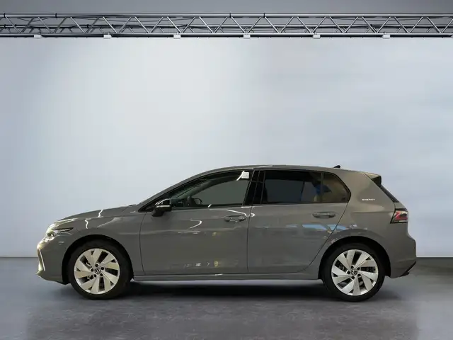Volkswagen Golf view 3