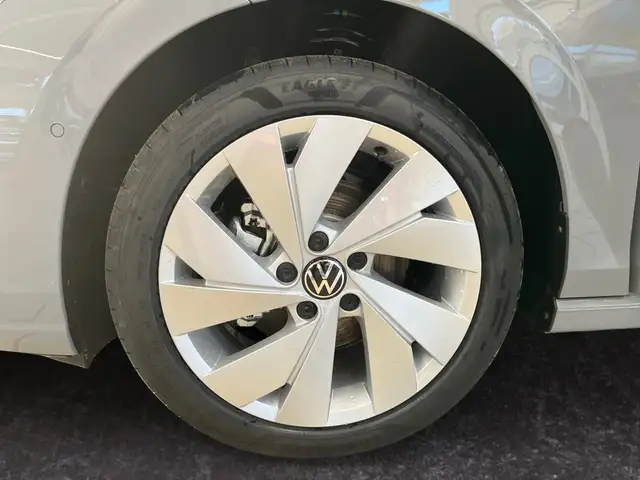 Volkswagen Golf view 15