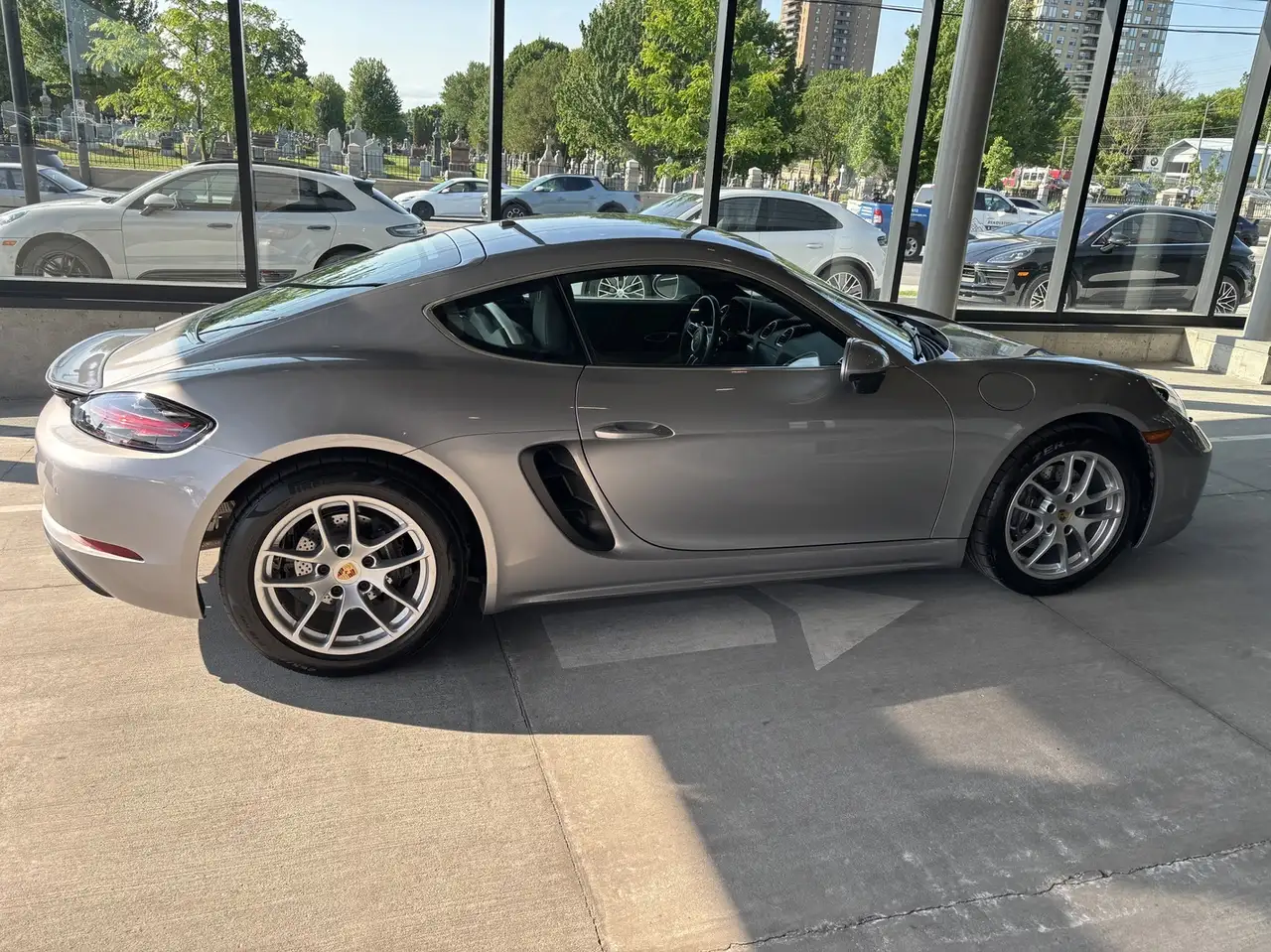Porsche 718 Cayman снимка Porsche 718 Cayman
