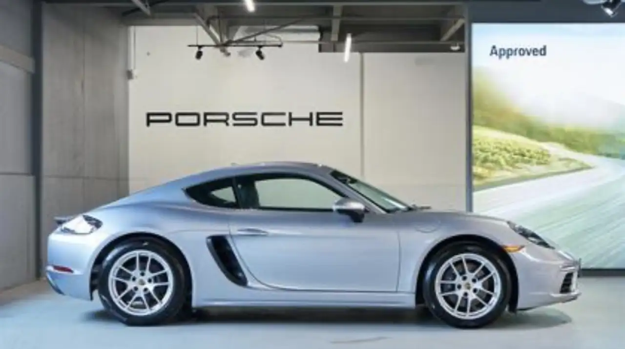 Porsche 718 Cayman снимка Porsche 718 Cayman