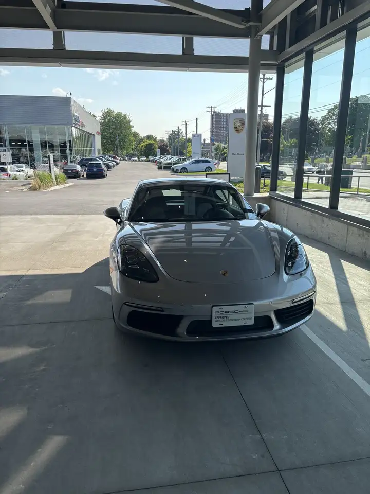 Porsche 718 Cayman снимка Porsche 718 Cayman