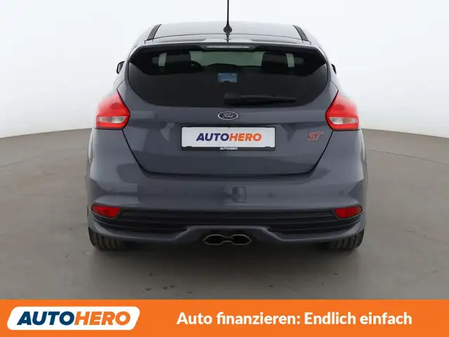 Ford Focus view 5
