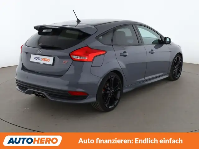 Ford Focus view 6