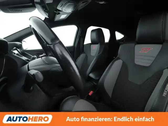 Ford Focus view 10