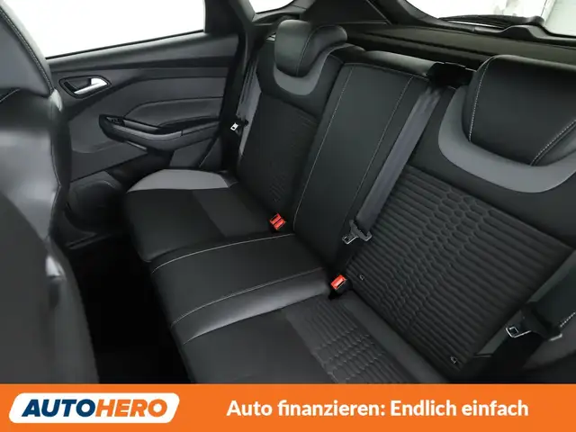 Ford Focus view 14