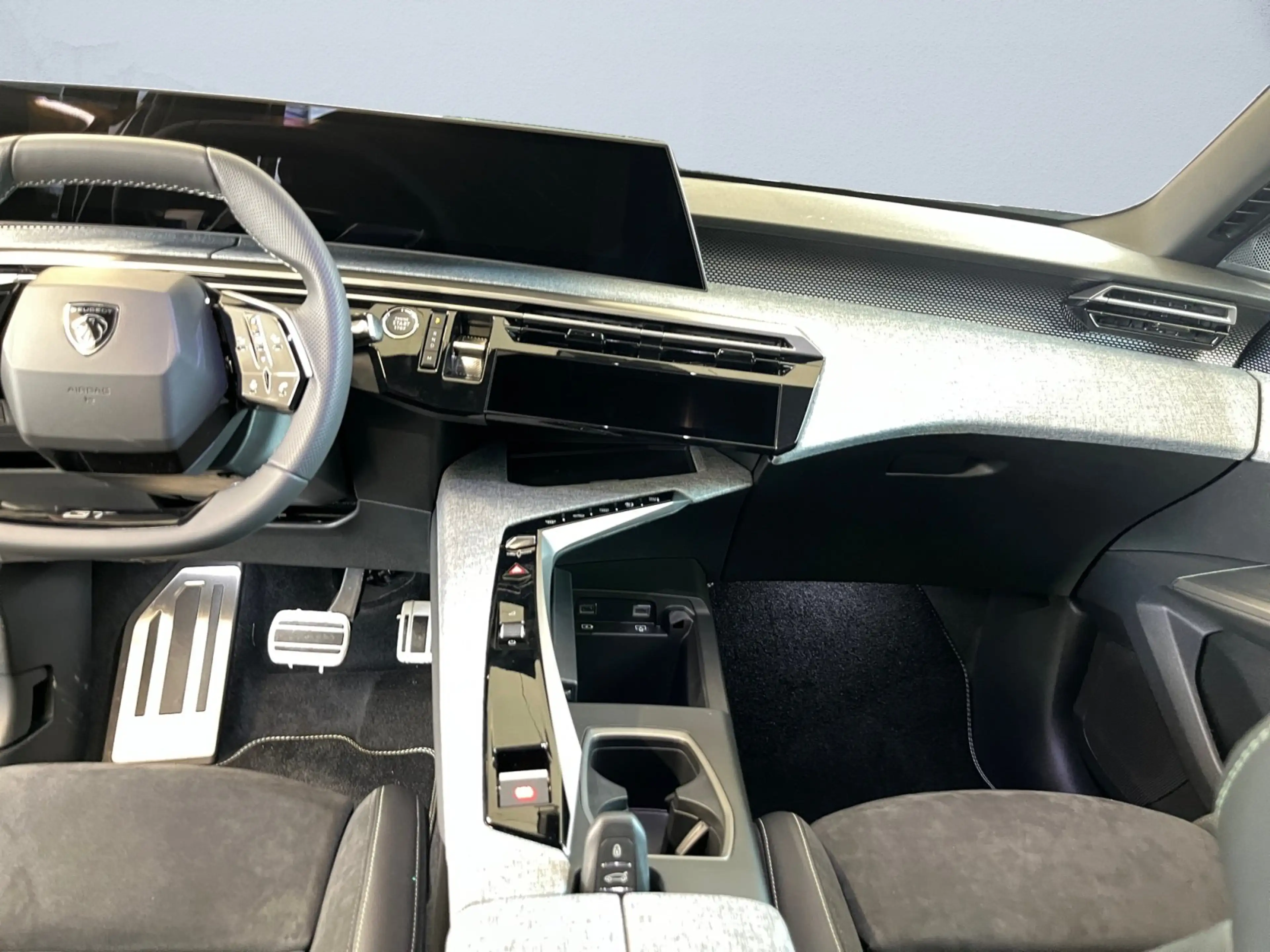 Peugeot 5008 1.2 145 GT Exclusive ACC Alcantara LED Navi — photo 8