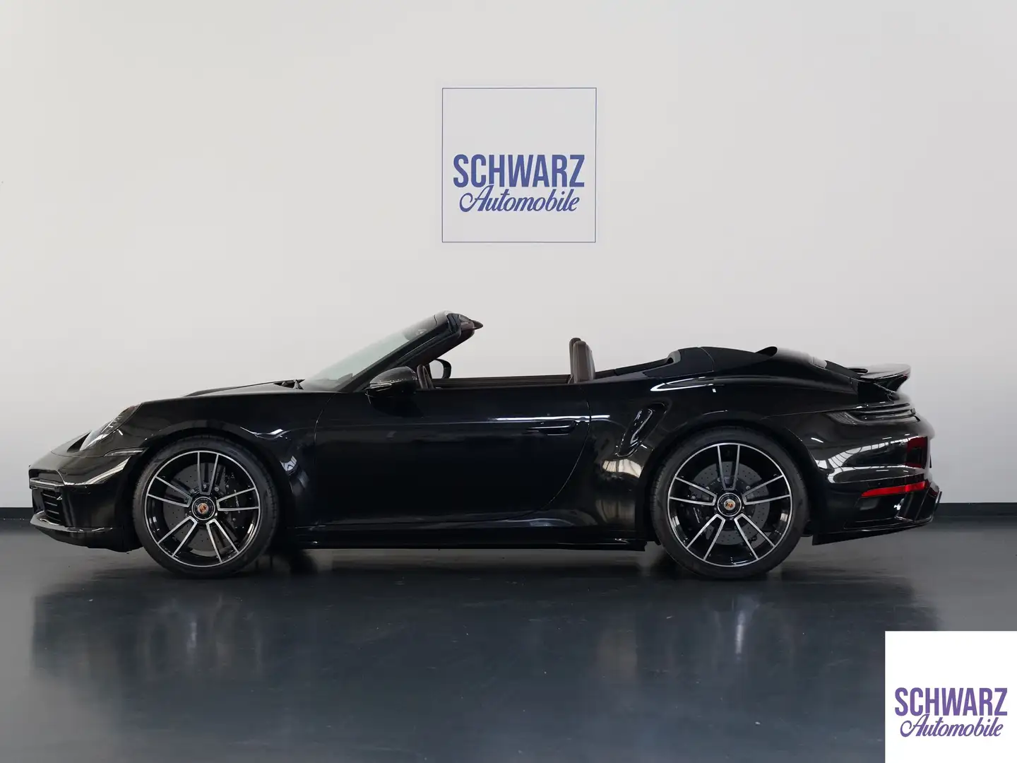 Porsche 992 911 Turbo S Cabrio Schwarz - 2