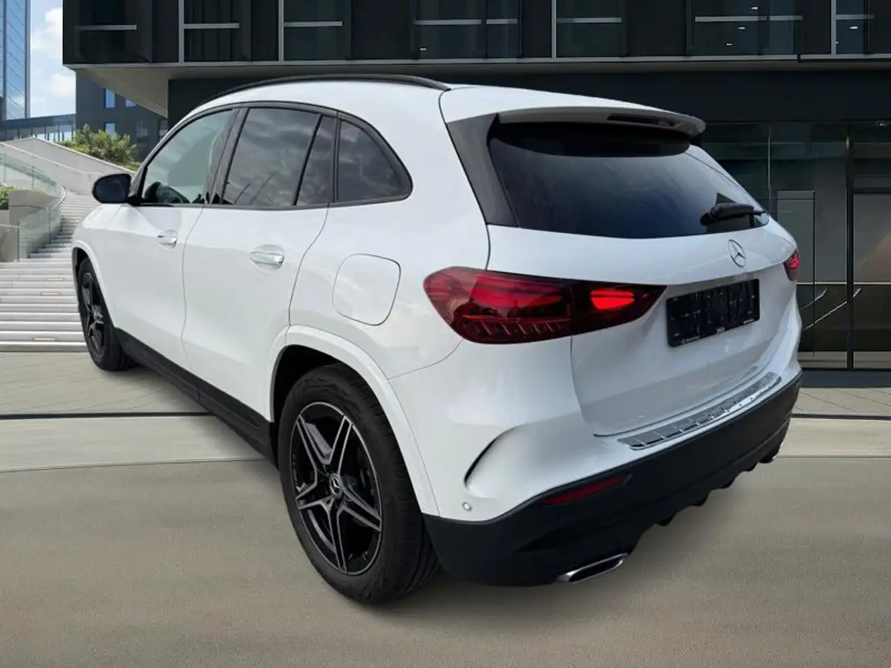 Mercedes-Benz GLA d AMG Line, миниатюра 5