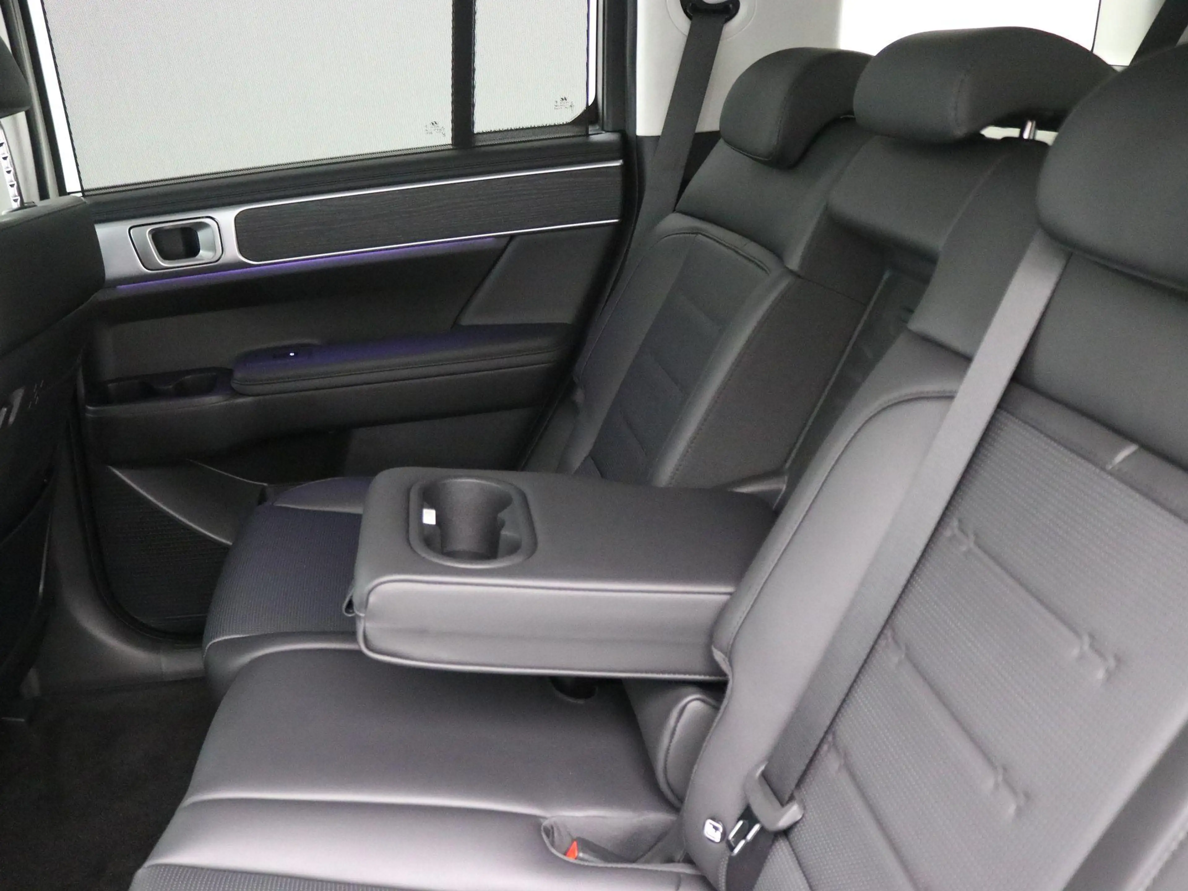 Hyundai SANTA FE 1.6 T-GDI PHEV Comfort Smart 4WD 7p / 7 persoons / — photo 26