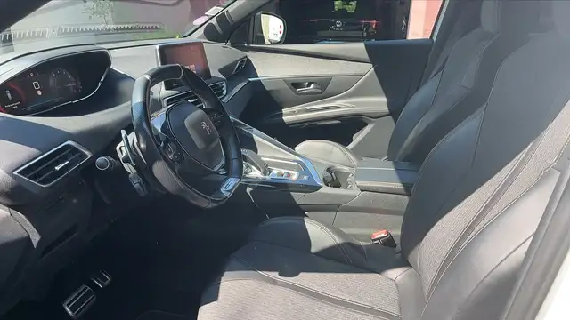 Peugeot 3008 view 8