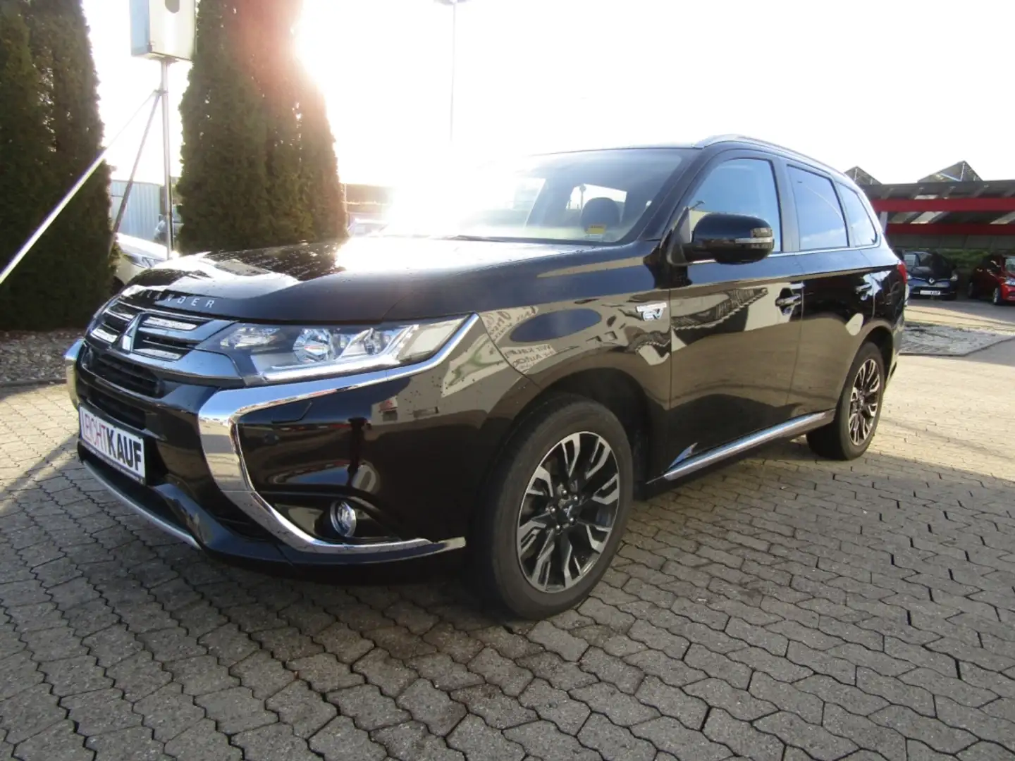 Mitsubishi Outlander 2.0 TOP FP Top 4WD NAVI LED SHZ GRA ACC FSE PDC RF Nero - 2