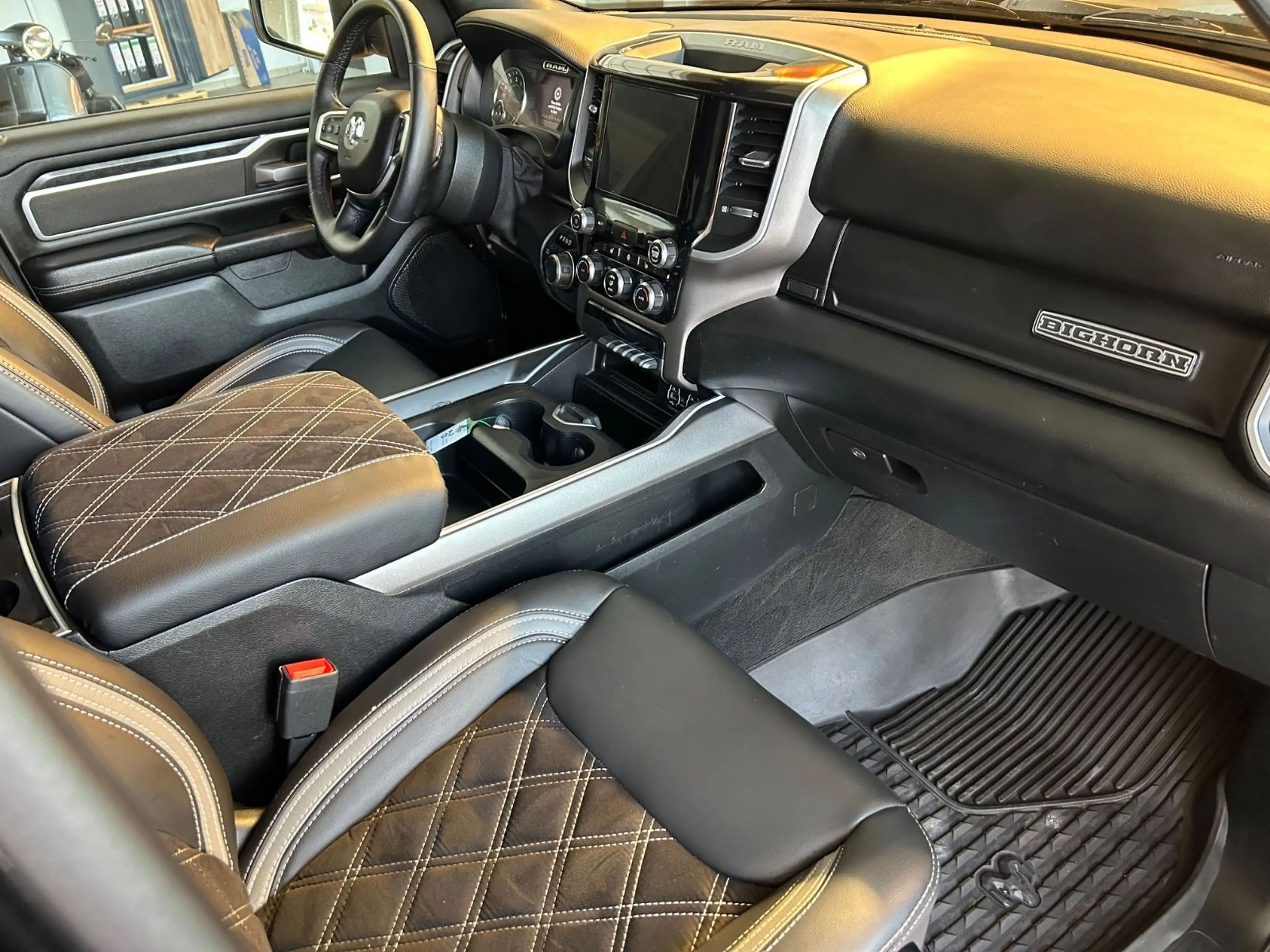 Dodge RAM 5.7 V8 1500 HEMI E TORQUE BIGHORN/AHK/4x4/ — photo 13