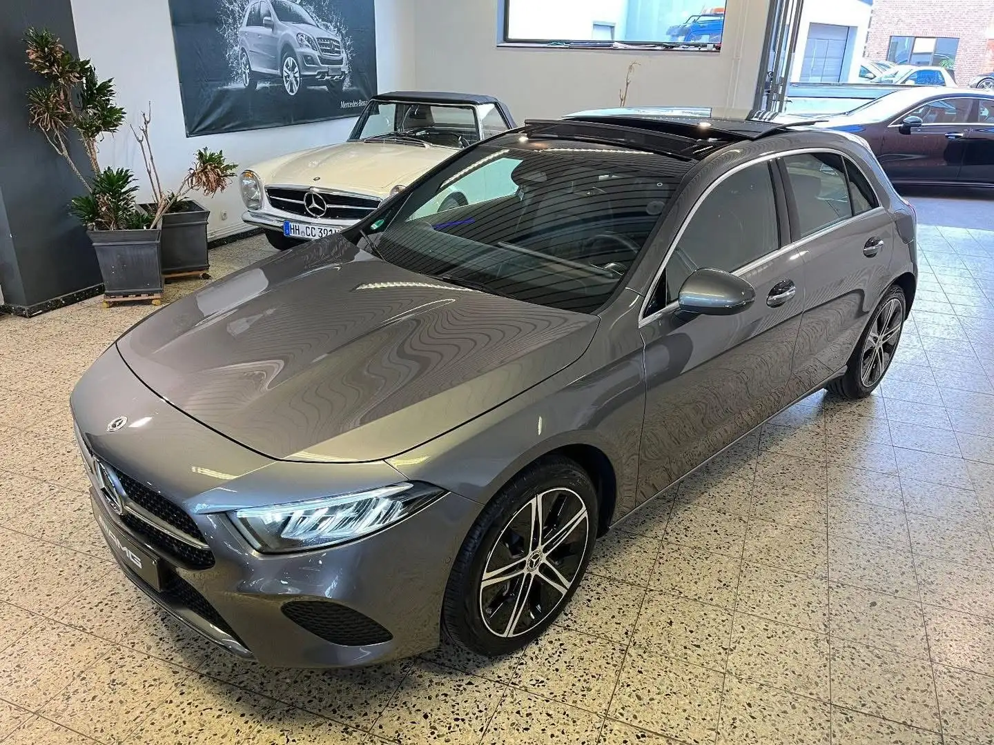 Mercedes-Benz A 250 e 8G-DCT AMG Line Advanced Plus - 1