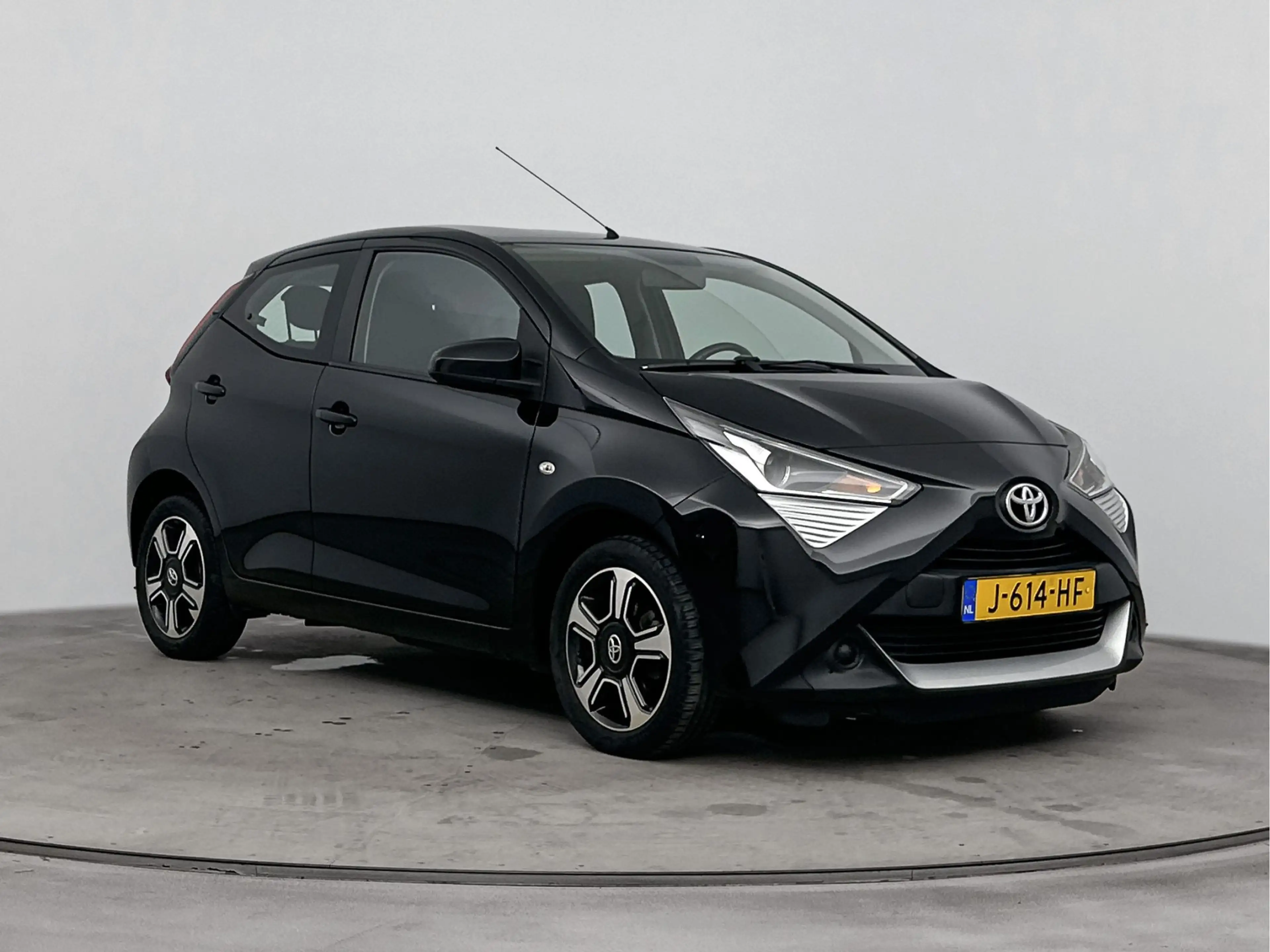 Toyota Aygo 1.0 VVT-i x-play | Apple Carplay-Android Auto | Pa — photo 11
