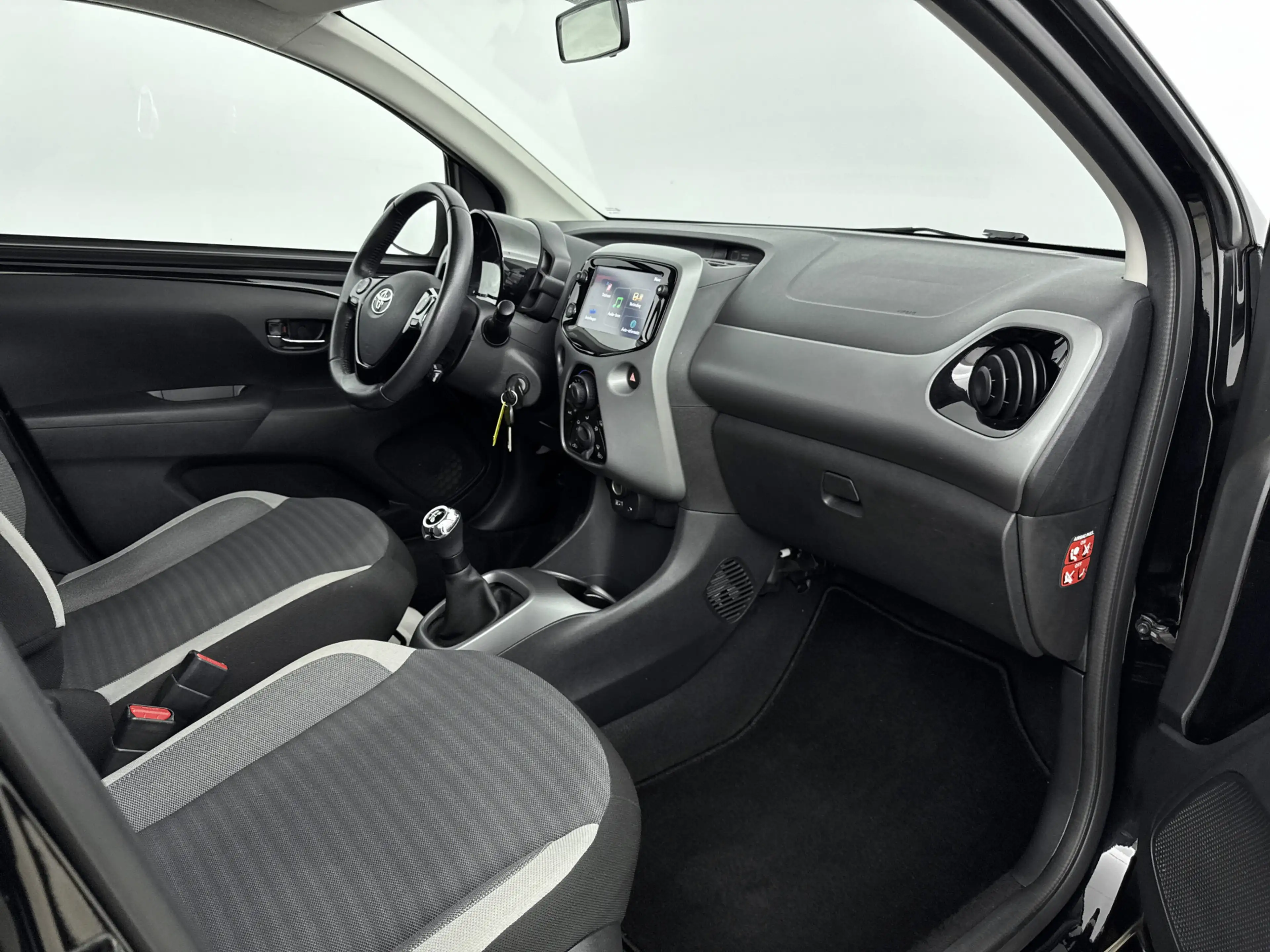 Toyota Aygo 1.0 VVT-i x-play | Apple Carplay-Android Auto | Pa — photo 6