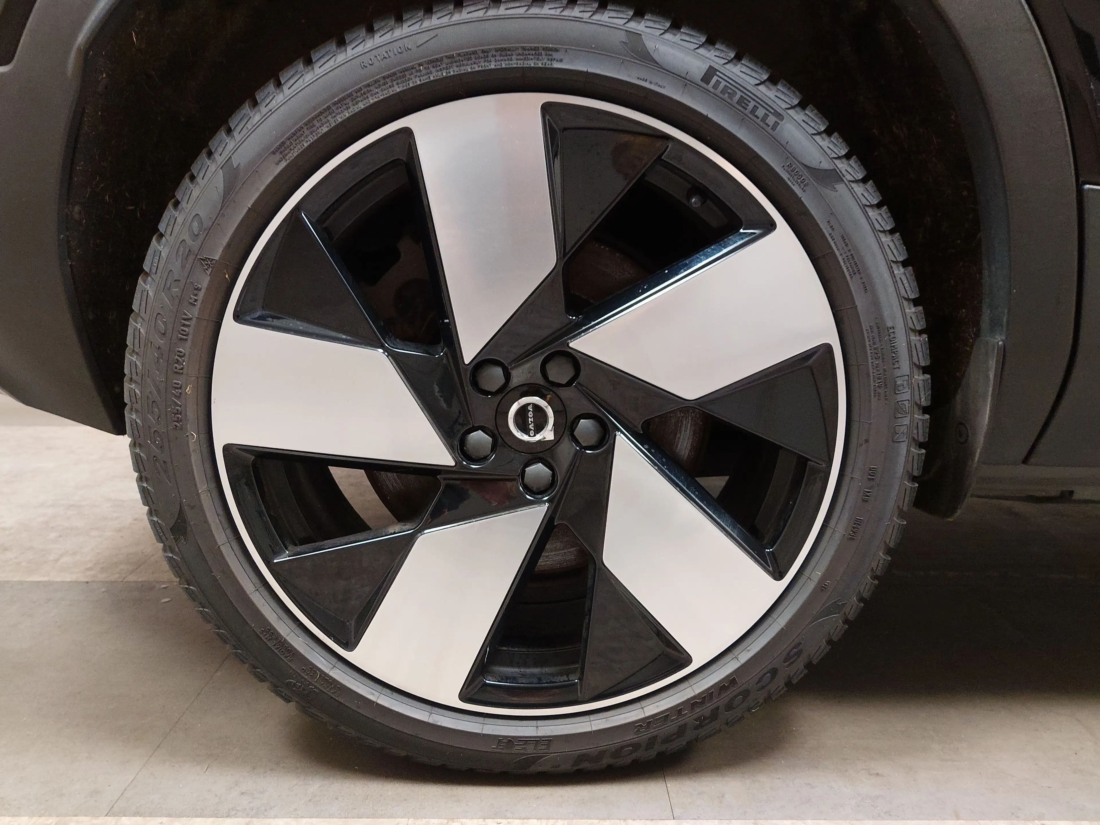 Volvo C40 C40 NAVI KLIMAAUT LED MFL SHZ HUD AHK DAB HIFI Pano — photo 8