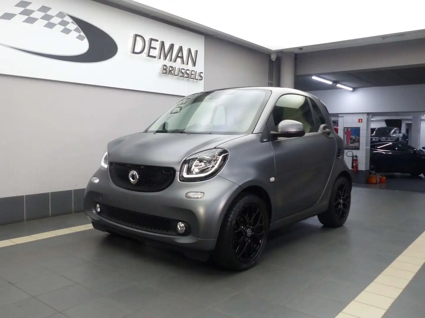 smart forTwo Coupe *Passion * Cuir beige * camera + Navigation Gris - 1