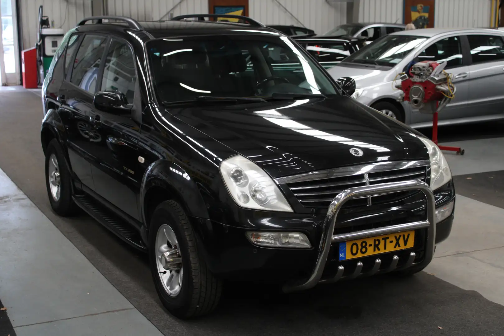 SsangYong Rexton RX 230 Airco, Cruise control, Trekhaak, Stuurbekra Černá - 2