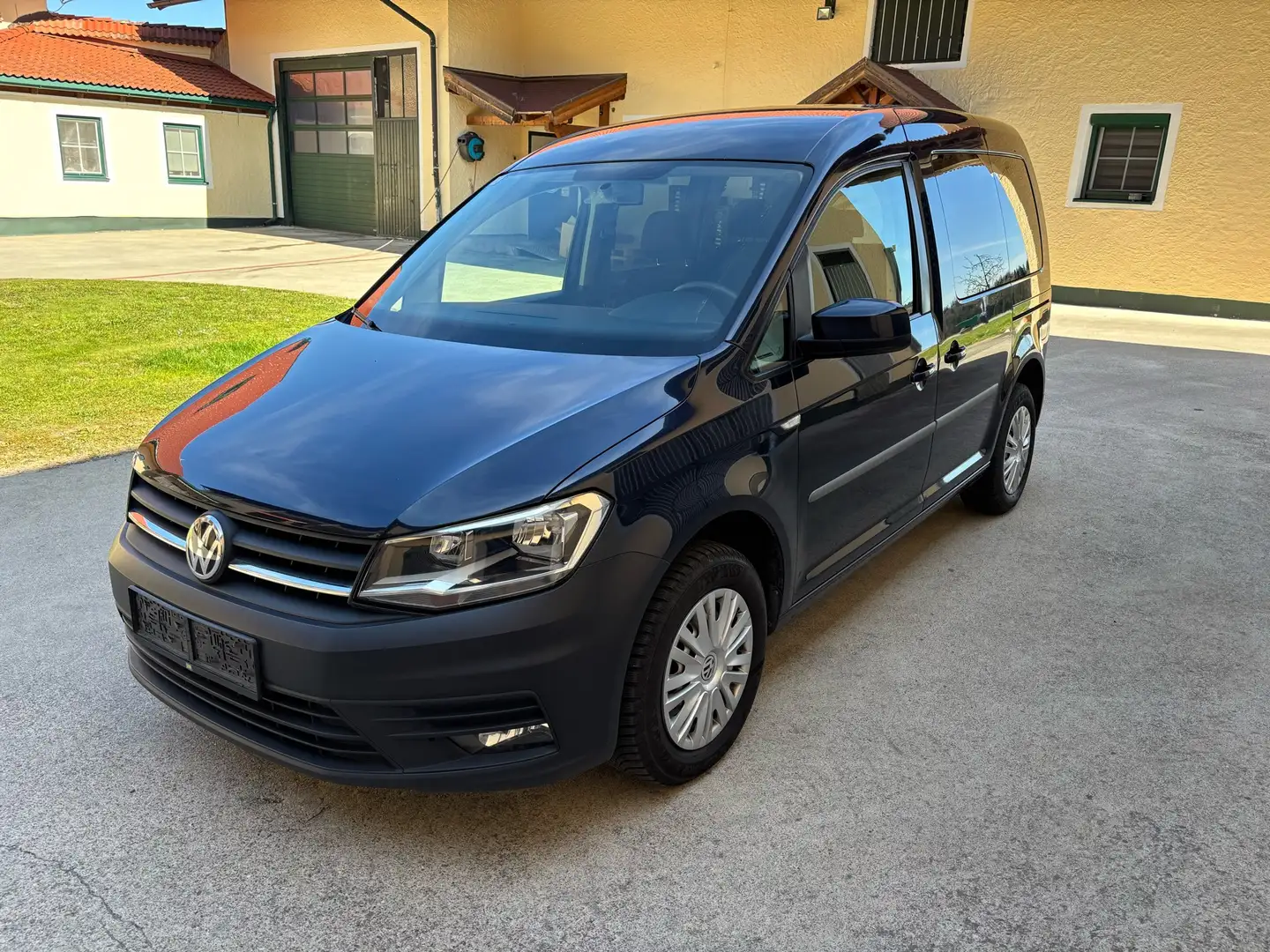 Volkswagen Caddy Caddy Kombi Maxi 2,0TDI, 1.Besitz, netto 9.990 Schwarz - 1