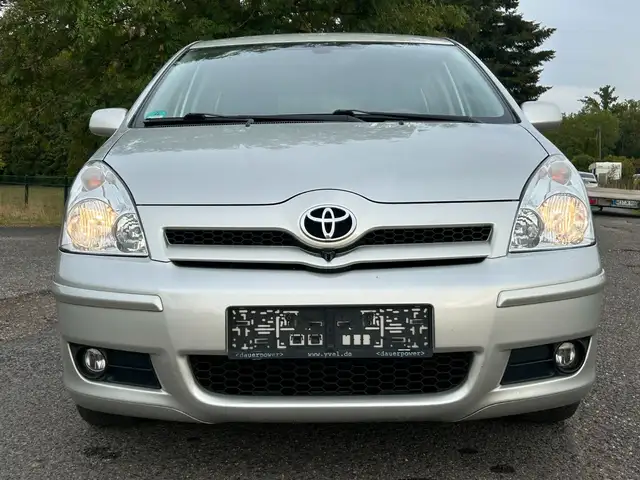 Toyota Corolla Verso view 8