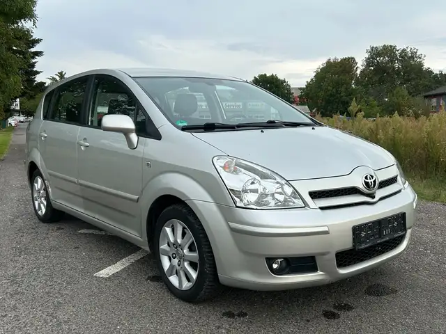 Toyota Corolla Verso view 7