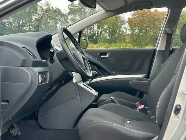Toyota Corolla Verso view 13